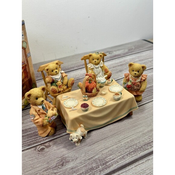 SOLD**Cherished Teddies We Bear Thanks 1996 Table & Family with Box - Picture 15 of 16
